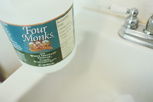vinegar cleaning with vinegar